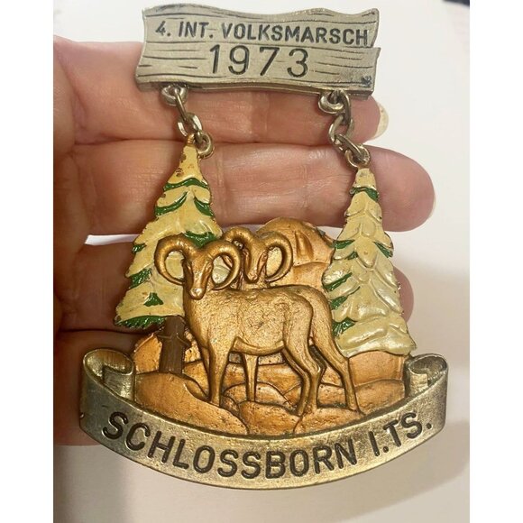 1973 Large German Medal Pin 4 Int VOLKSMARCH Schlossborn I TS Enamel B Lair Vint - Picture 2 of 4